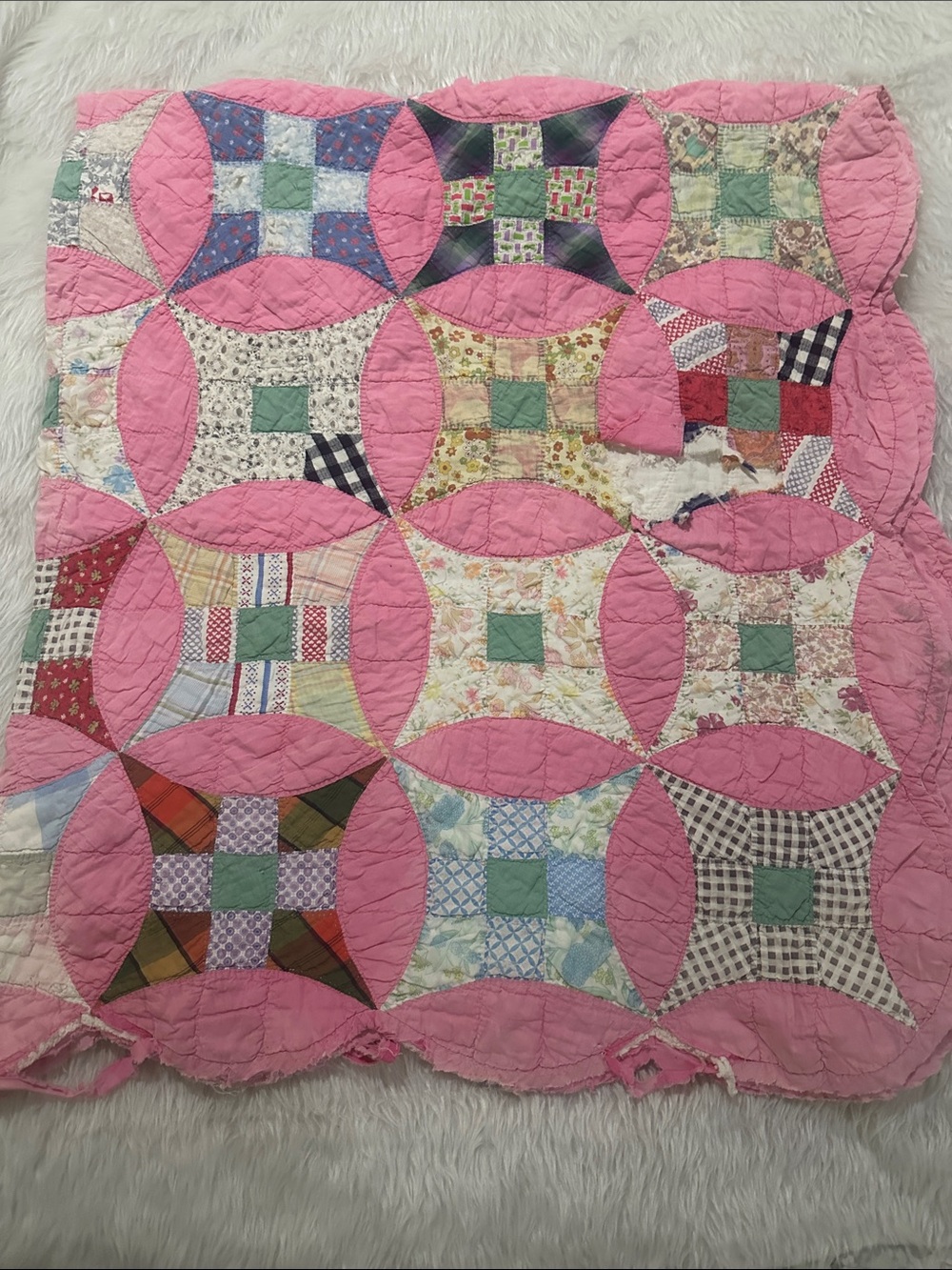 Vintage Patchwork Pink Quilted Throw - Classic Circle Pattern